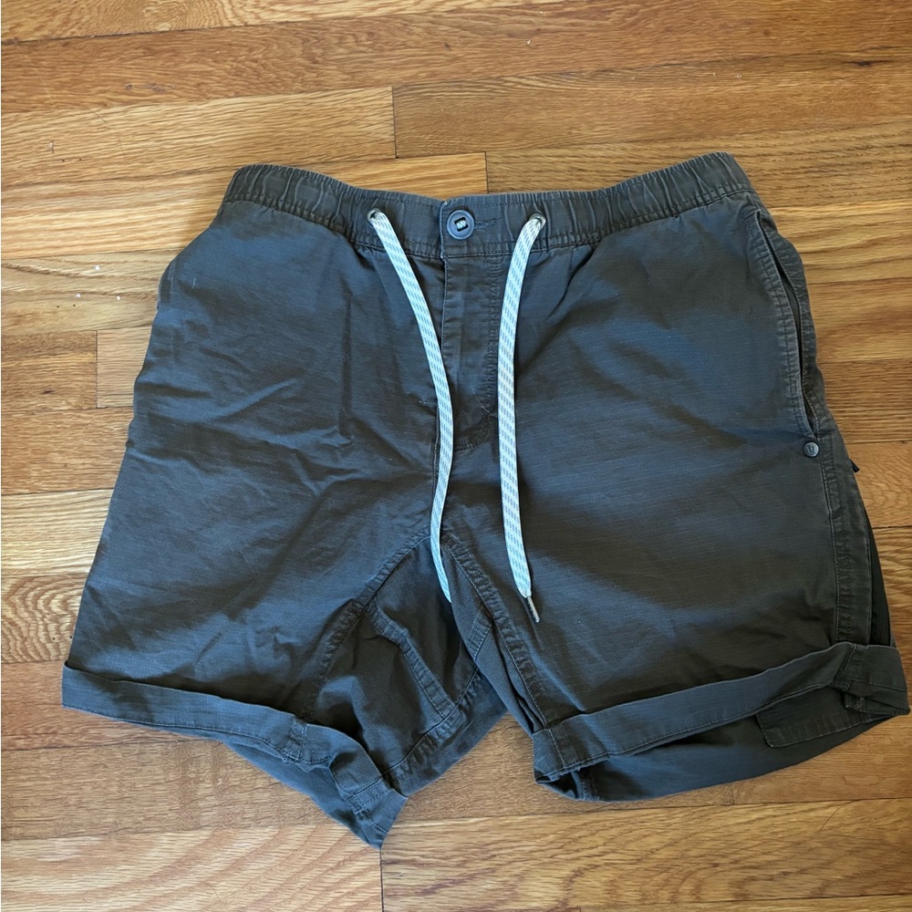 Vuori Men's rip stop shorts